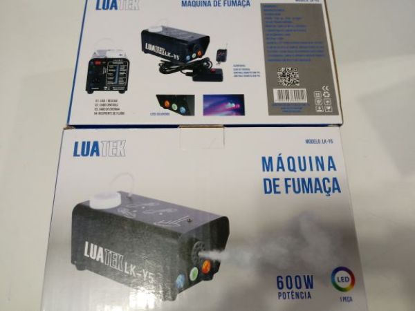 MAQUINA DE FUMAÇA 600W 127V  COM CONTROLE SEM FIO LED RGB LUATEK LK-Y5